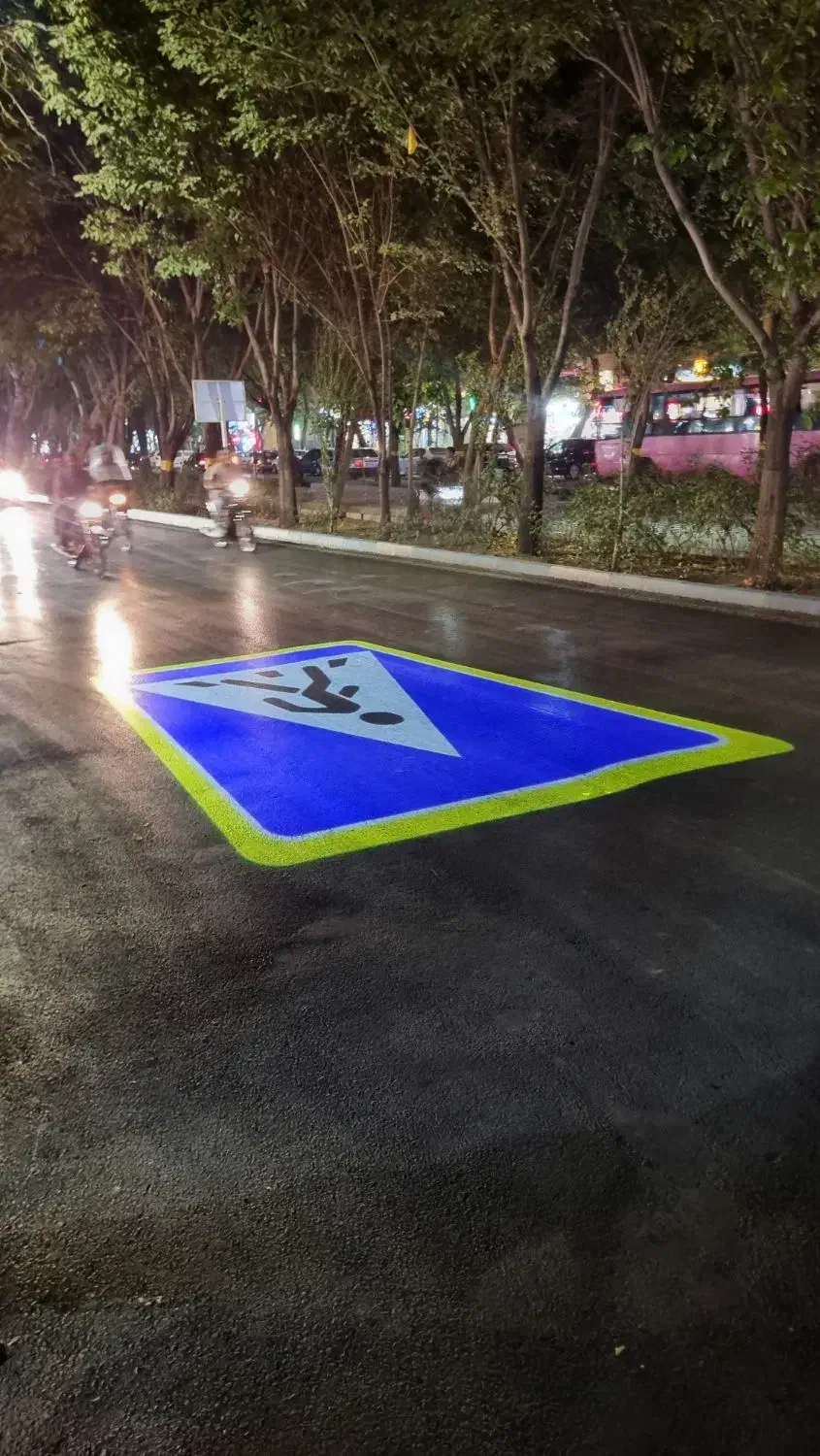 لوگوپروژکتور حرفه‌ای در اصفهان|تلویزیون و پروژکتور|اصفهان, احمدآباد|دیوار