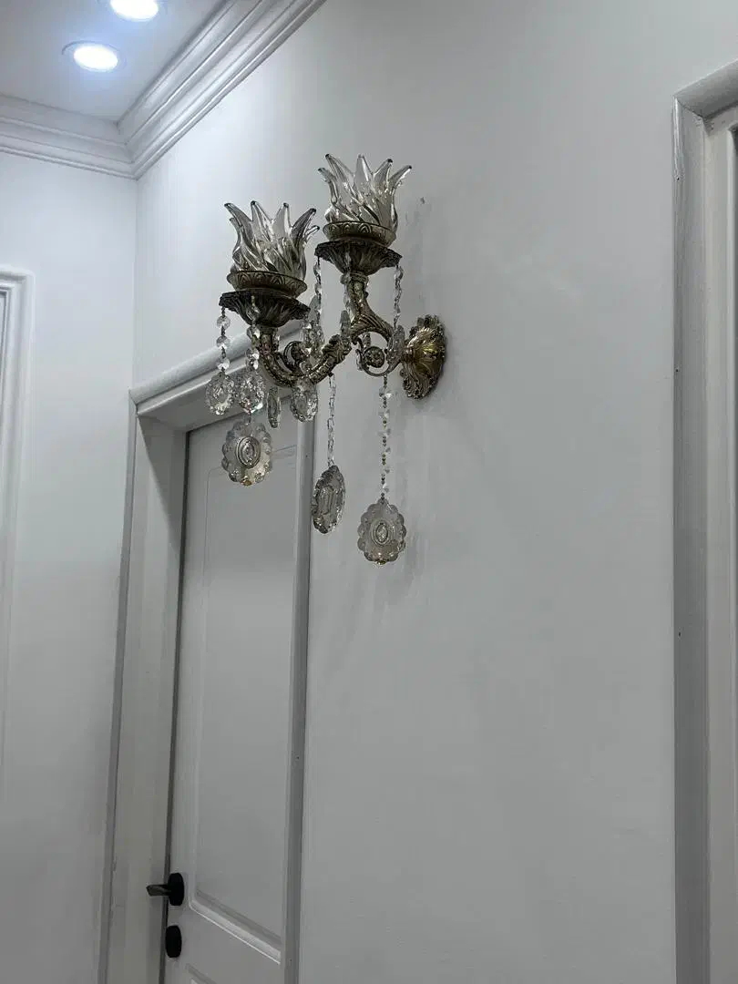 یک‌جفت‌دیوارکوب‌‌بر‌نزدرحد|لوستر و چراغ آویز|اردبیل, |دیوار