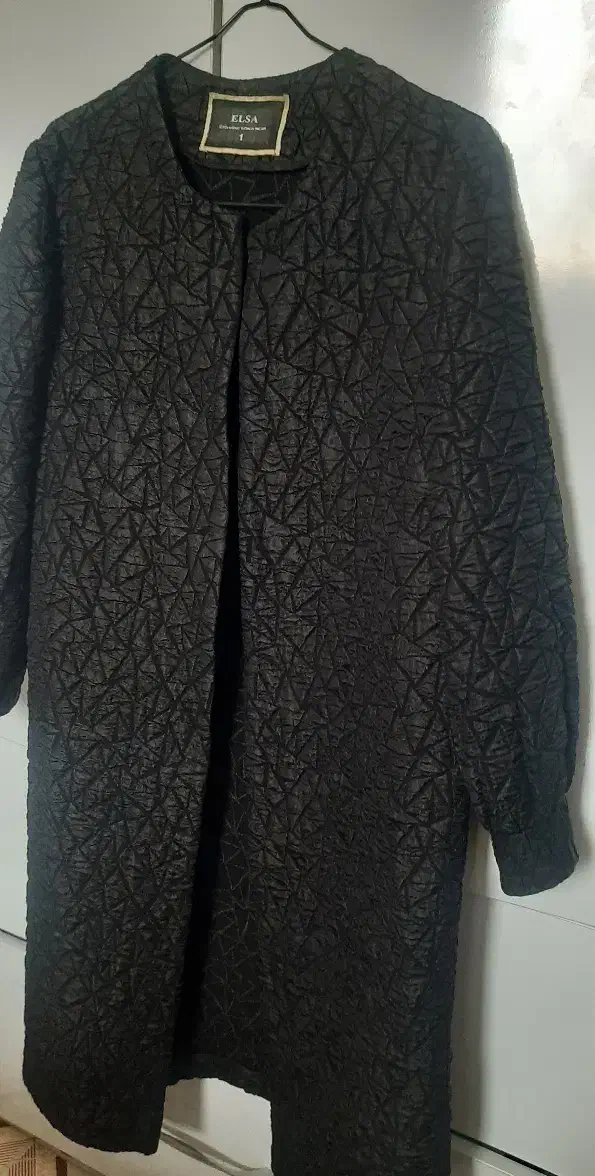 مانتو مجلسی|لباس|لاهیجان, شیشه گران|دیوار