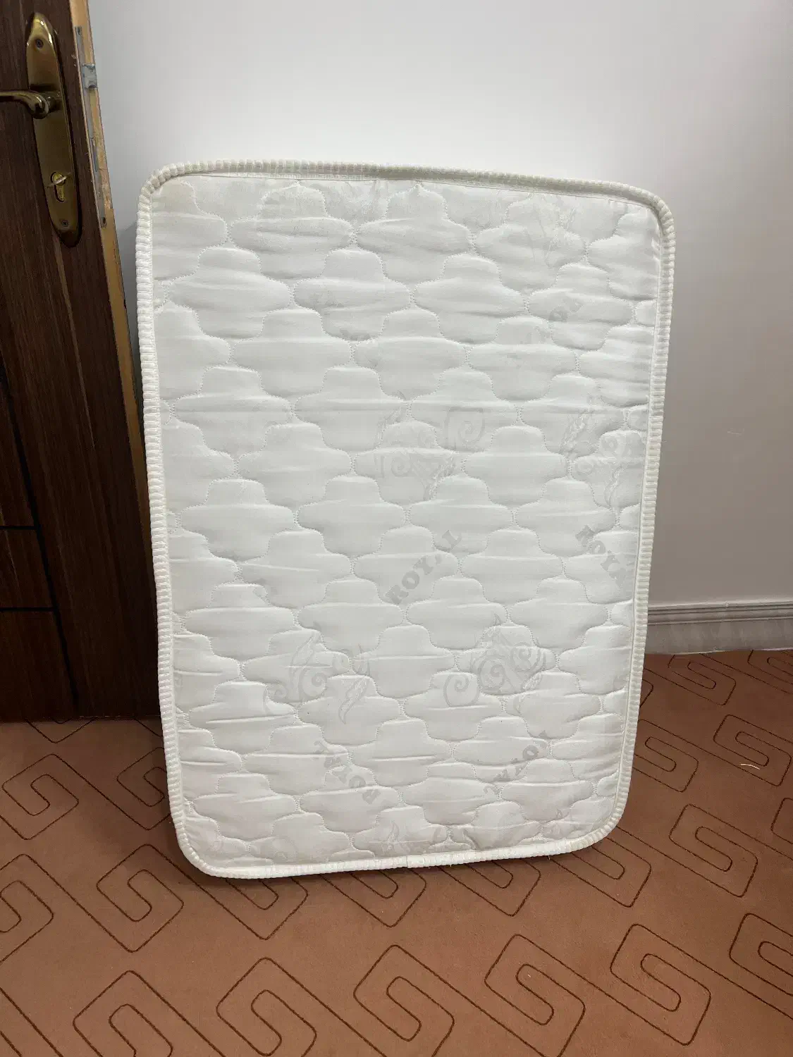 تشک تخت|تشک تختخواب|قنوات, |دیوار