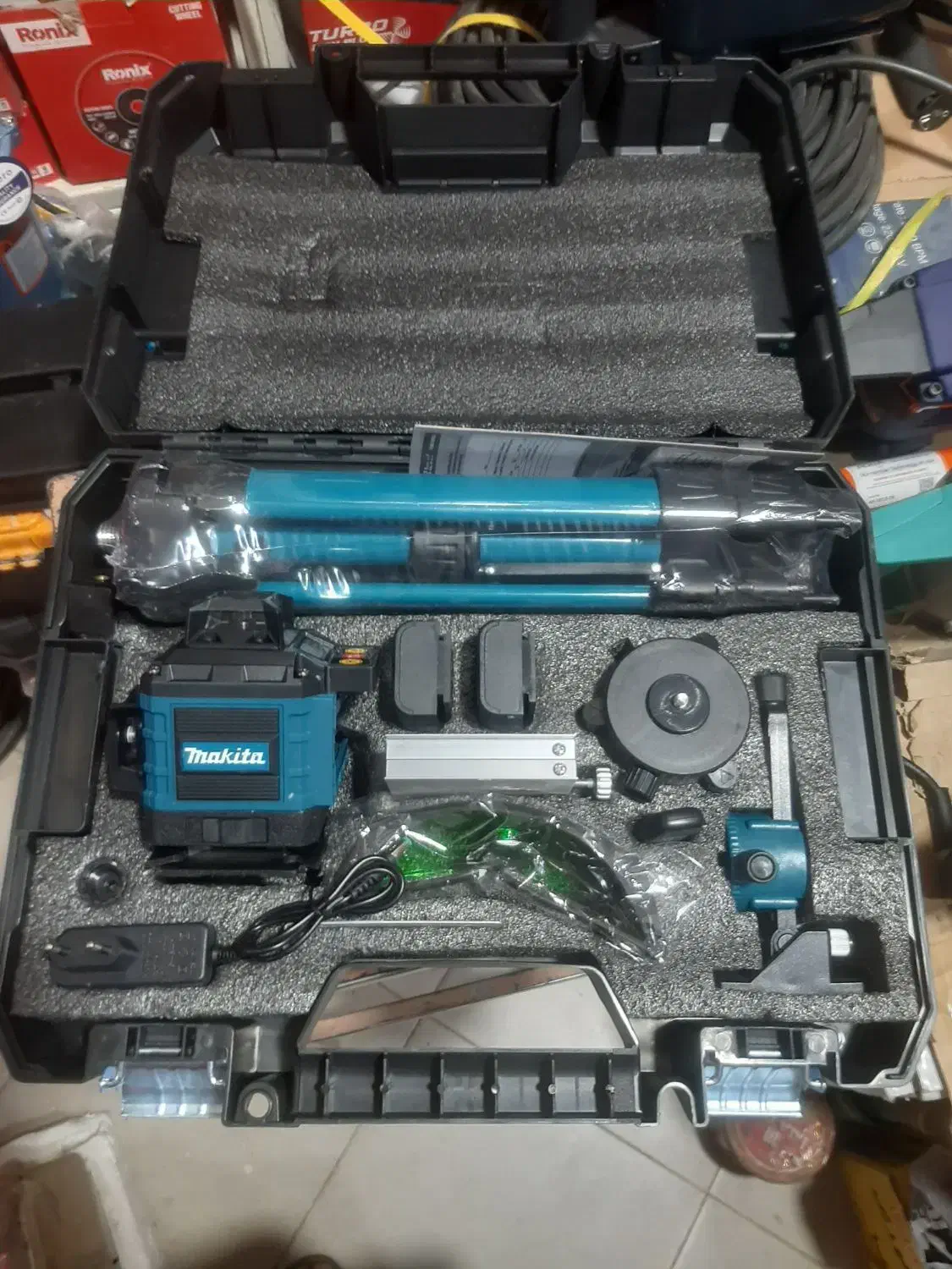 سنگ مینی ادون .تراز لیزر ۴ خط ماکیتا و دیوالت|ابزارآلات|زاهدان, |دیوار