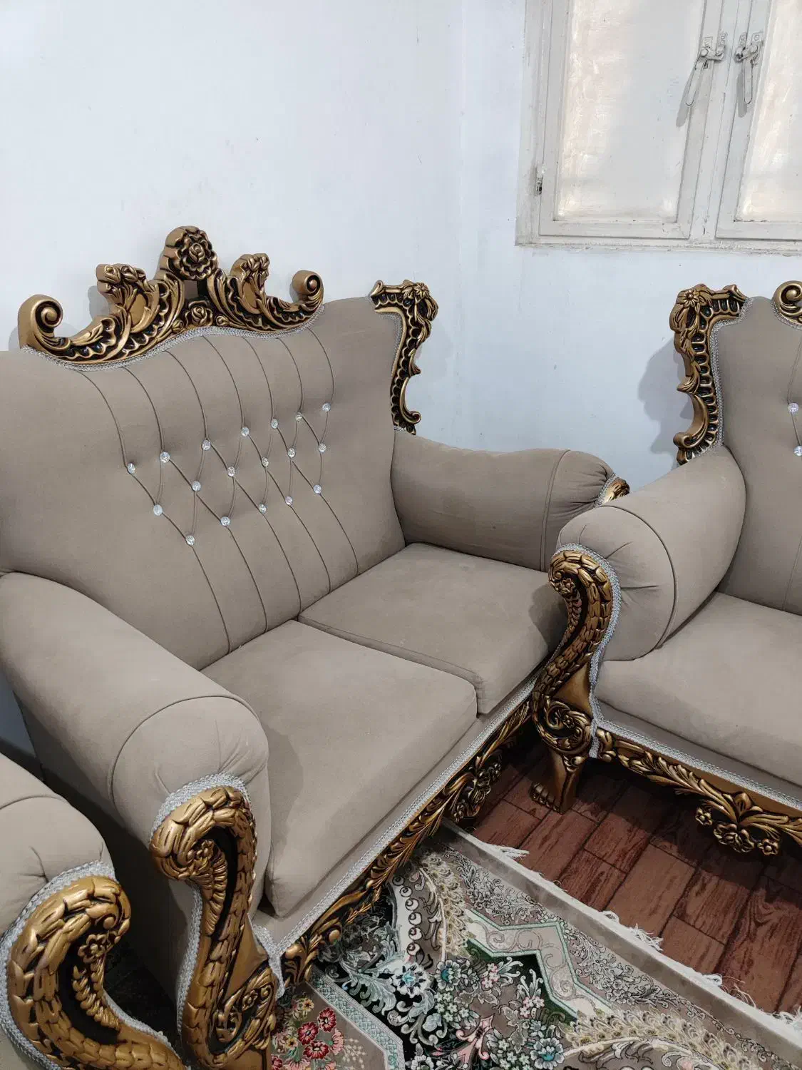 مبلمان در حد نو نشیمنگاه های همه سالم|مبلمان خانگی و میز عسلی|قشم, |دیوار