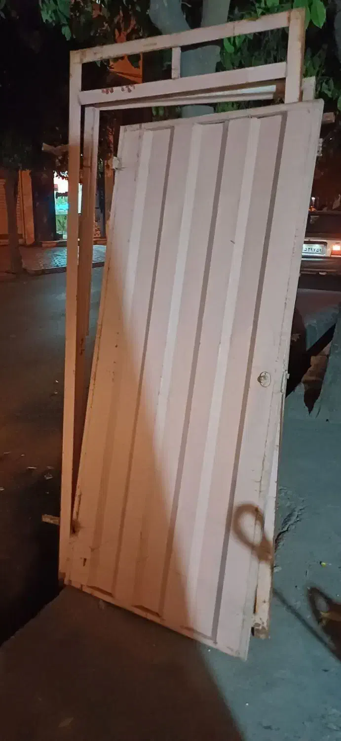 درب آهنی دو عدد|مصالح و تجهیزات ساختمان|گرگان, |دیوار