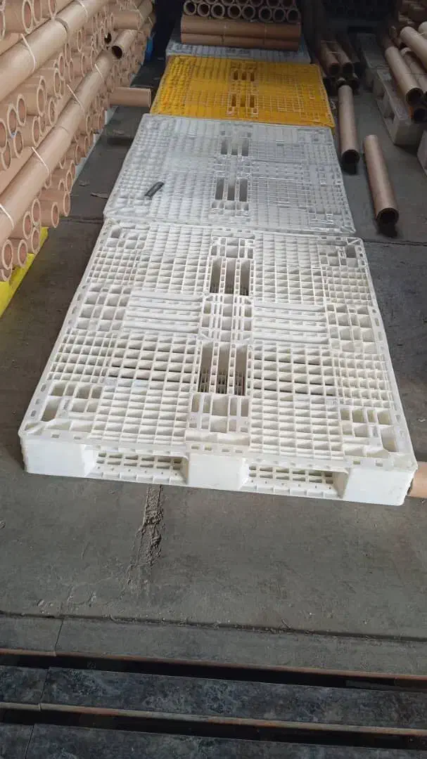 مخازن منبع تانکر آب پلی اتیلن و فروش پالت پلاستیکی|مصالح و تجهیزات ساختمان|شیراز, لب آب|دیوار