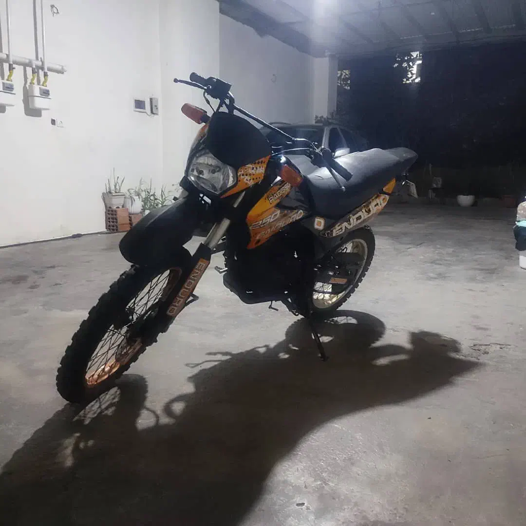 تریل رادیسون ۲۵۰ فابریک|موتورسیکلت|گرگان, |دیوار