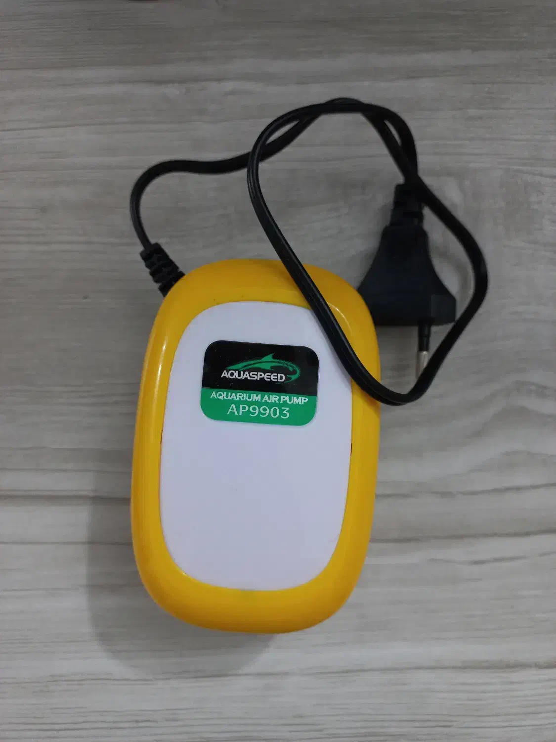 رینگ لایت و پمپ هوا آکواریوم به همراه سنگ هوا|لوازم جانبی حیوانات|رشت, گلسار|دیوار