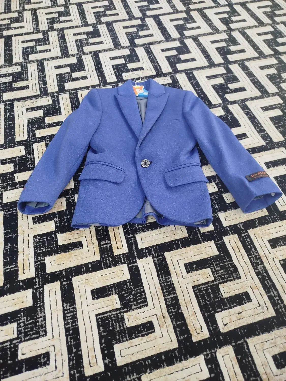 سیسمونی|کفش و لباس بچه|قم, هفت تیر|دیوار