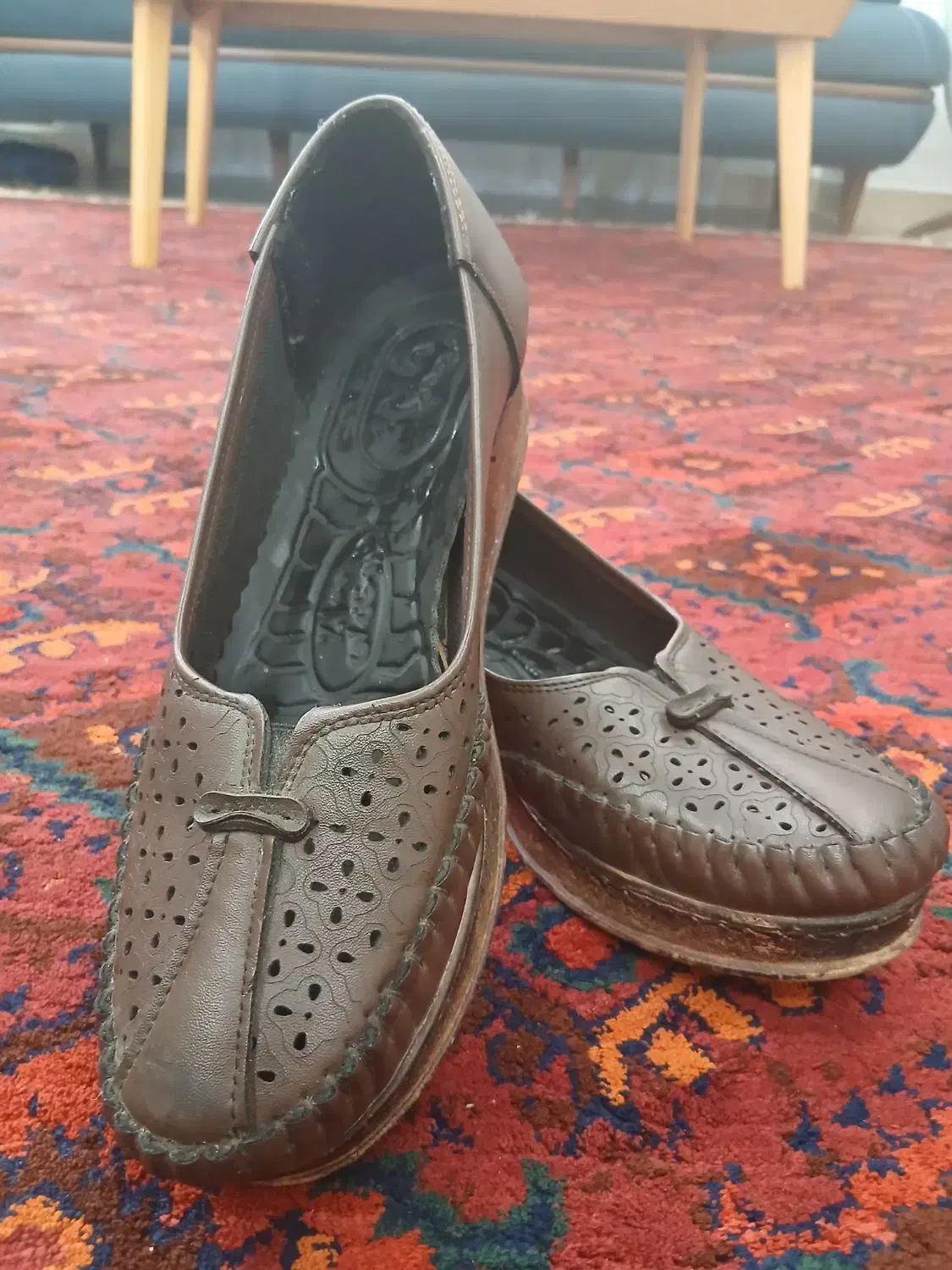 کفش زنانه|کیف، کفش، کمربند|رشت, فلسطین|دیوار