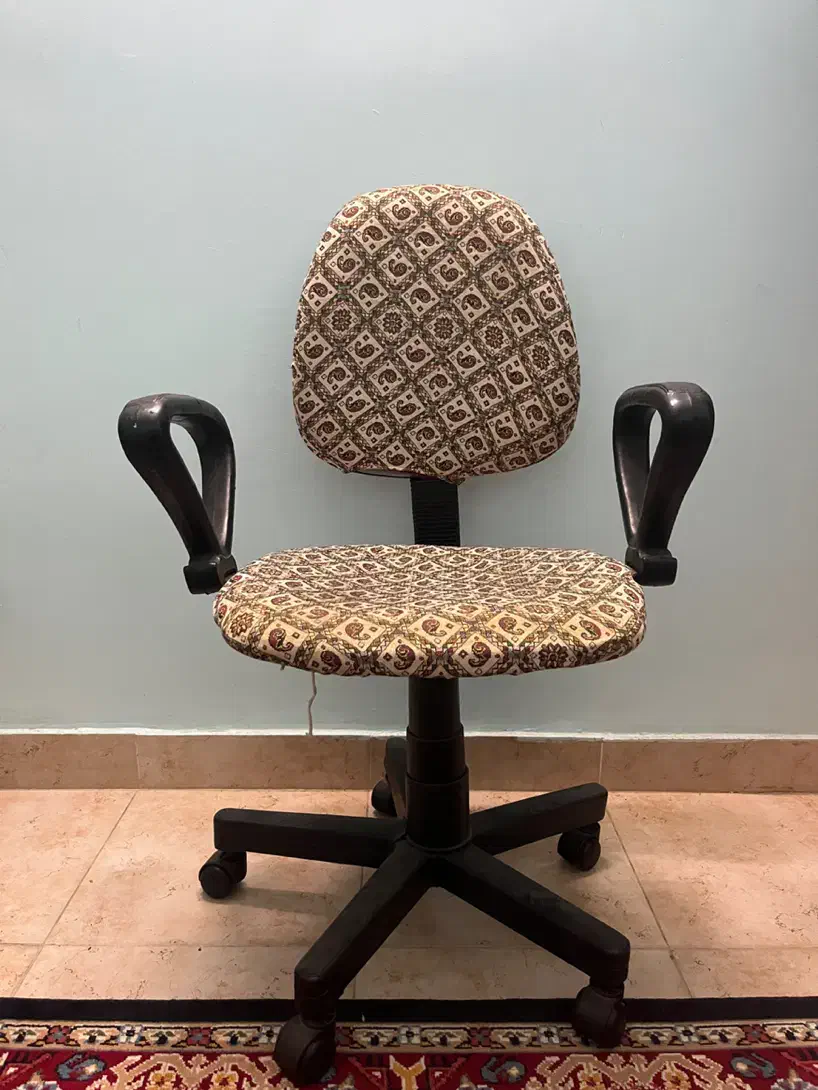 صندلی چرخدار|مبلمان اداری|لاهیجان, کوی آزادگان|دیوار