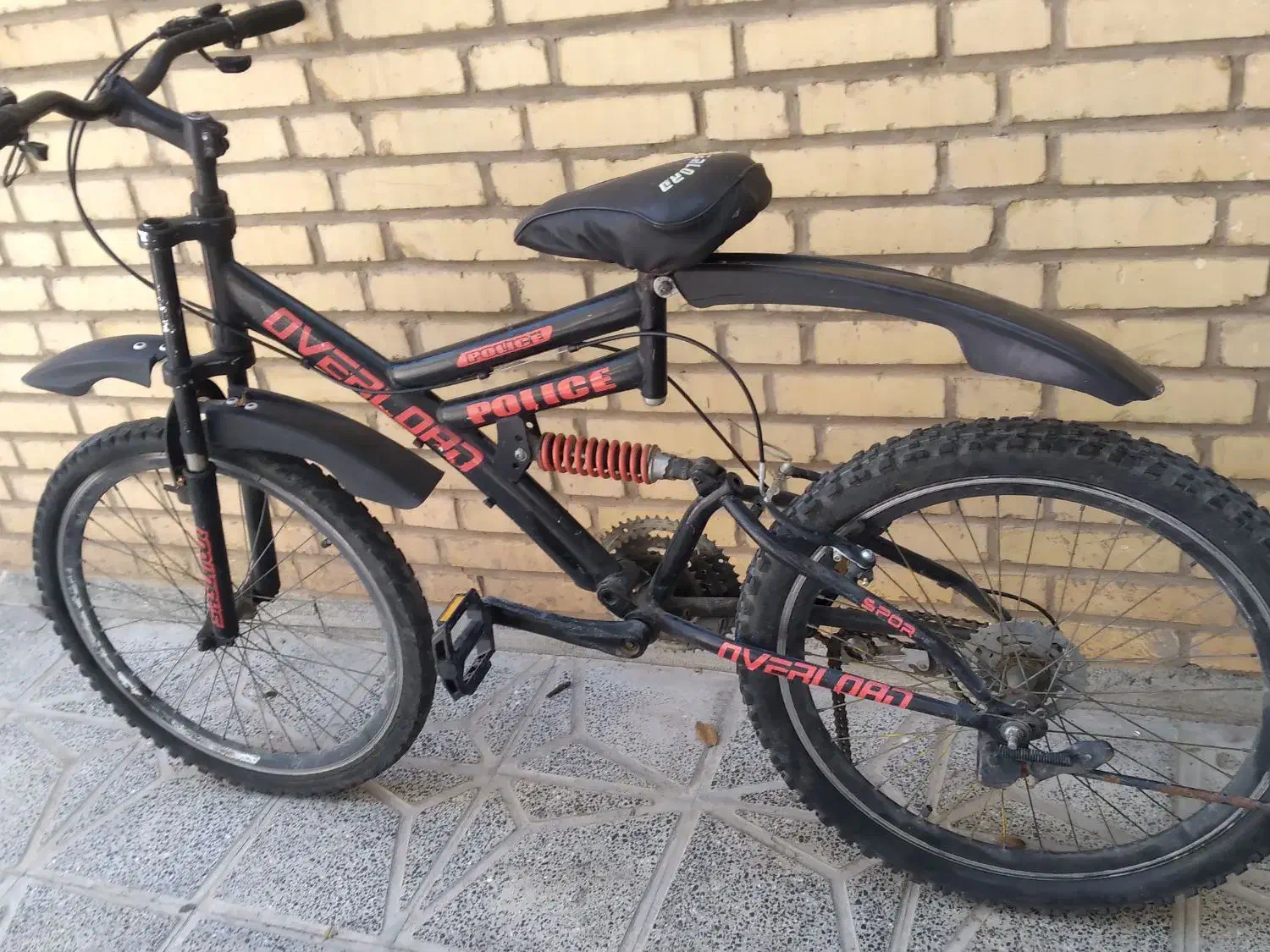 دوچرخه|دوچرخه، اسکیت، اسکوتر|بروجن, |دیوار