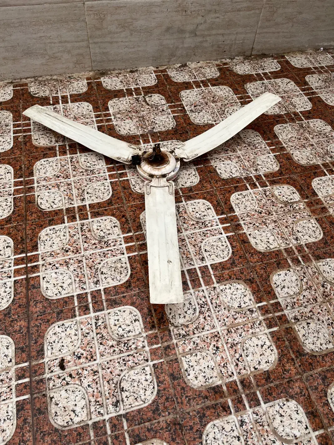 پنکه سقفی|پنکه و تصفیه‌کنندهٔ هوا|آبادان, |دیوار