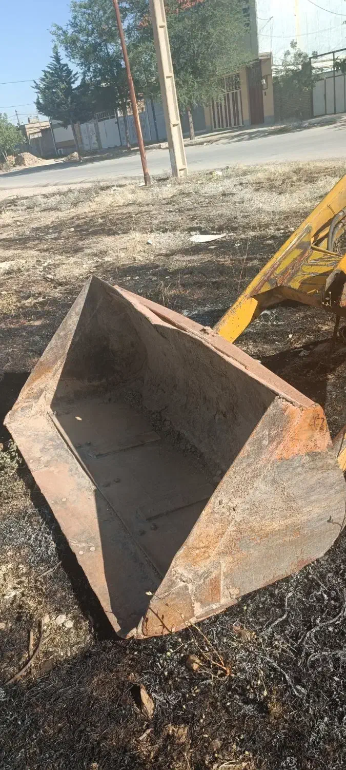 بیل سه جک رومانی فرگوسن|ماشینآلات صنعتی|خرمآباد, |دیوار