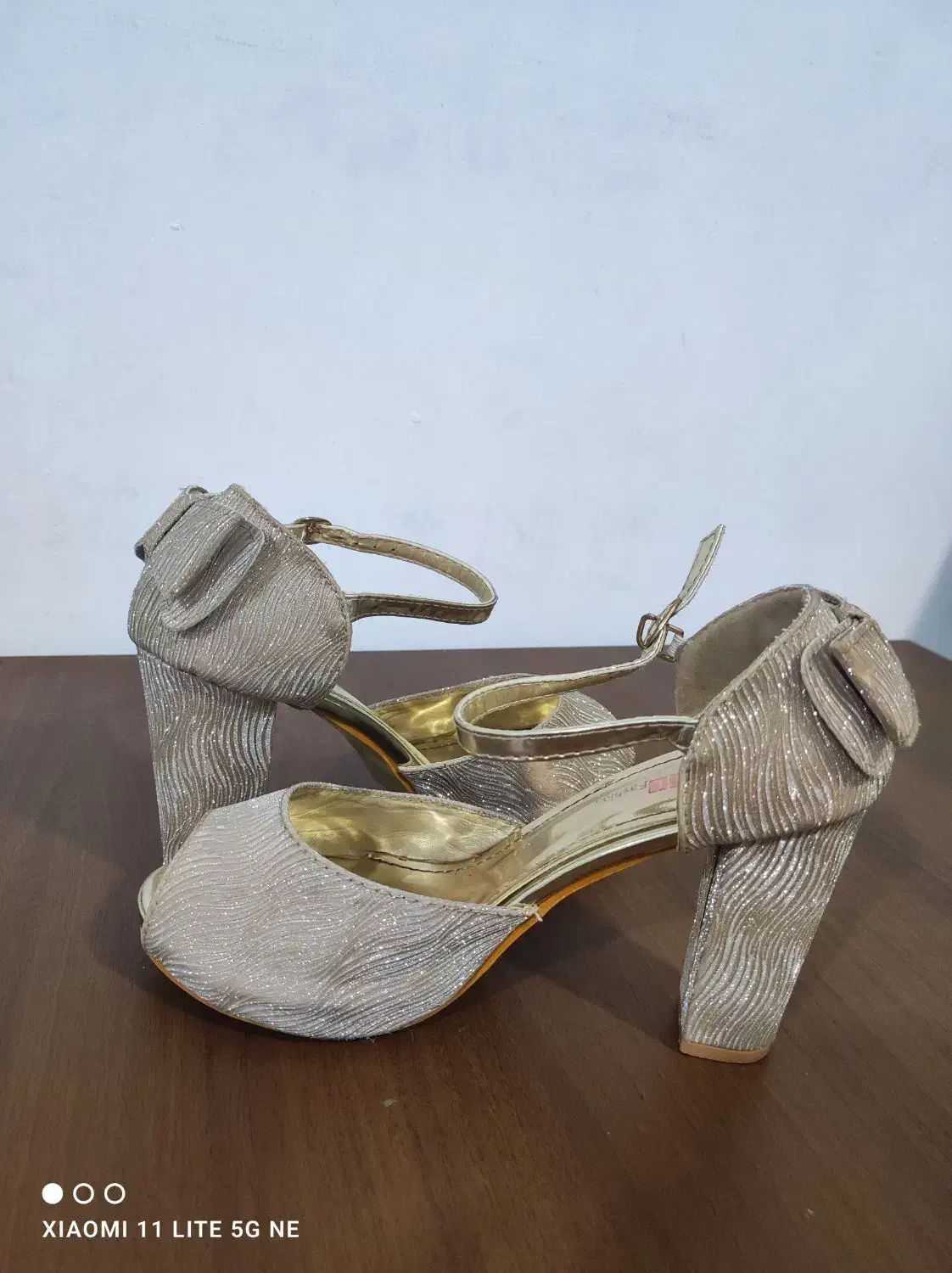 دو عدد صندل مجلسی سایز 40هردوباهم 430هزار|کیف، کفش، کمربند|باقرشهر, |دیوار