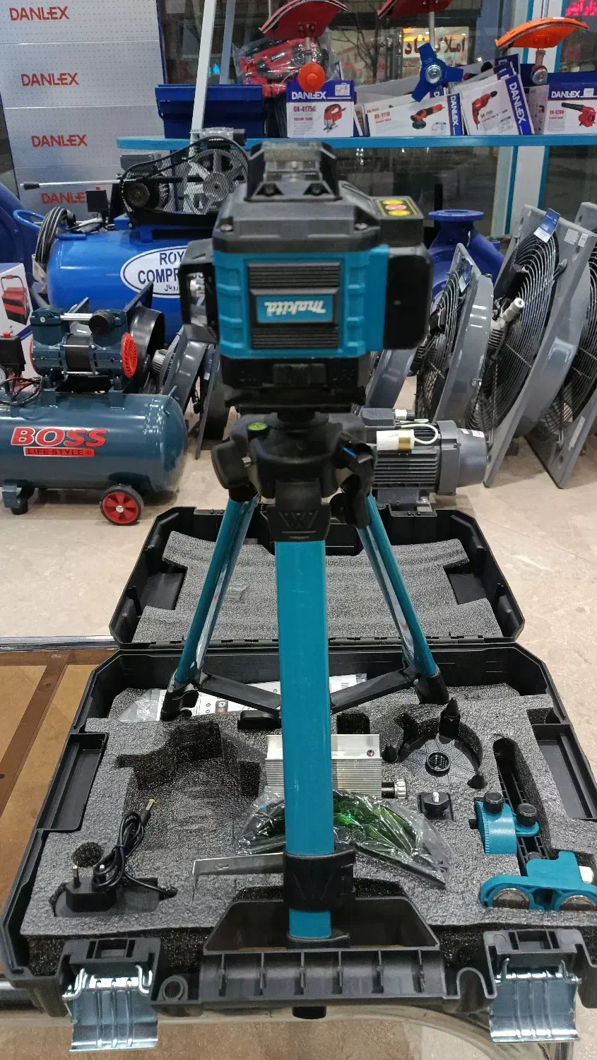 ترازلیزری ریموت دار ماکیتا اصل|ابزارآلات|سبزوار, کهنه آب|دیوار