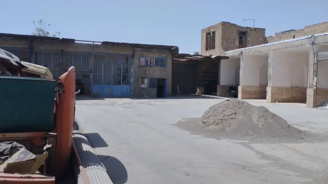 ملک ۱۲۰۰ متری|اجارهٔ مغازه و غرفه|قم, بقیع|دیوار