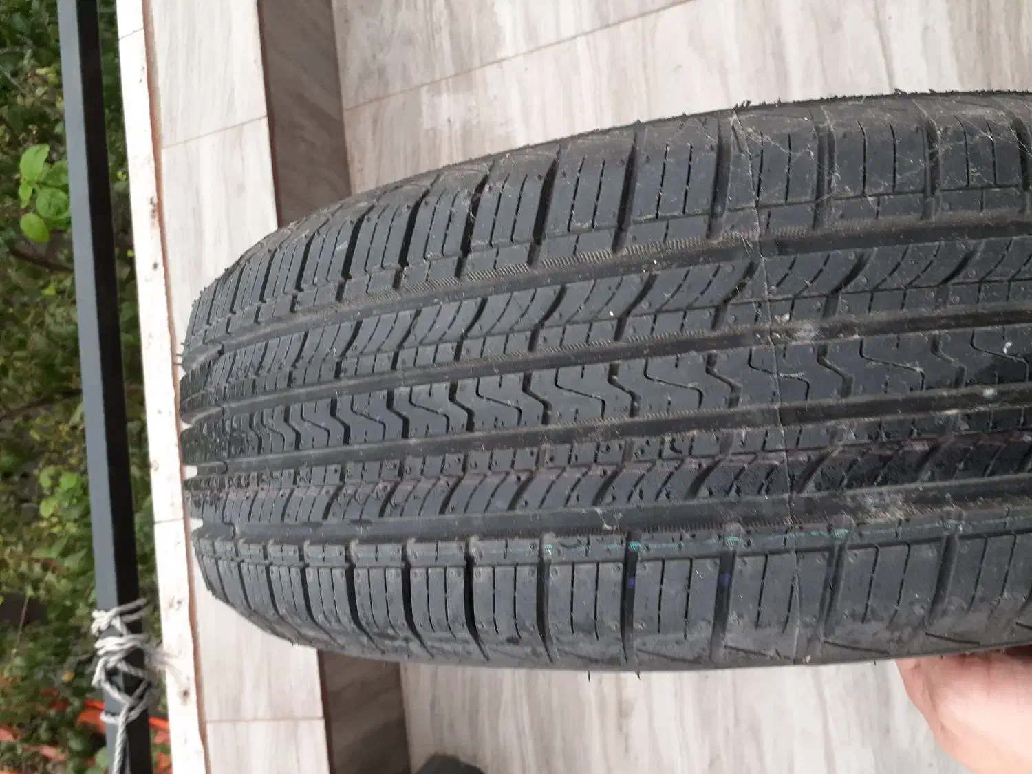 لاستیک خارجی|قطعات یدکی و لوازم جانبی|لاهیجان, کوی خزر|دیوار