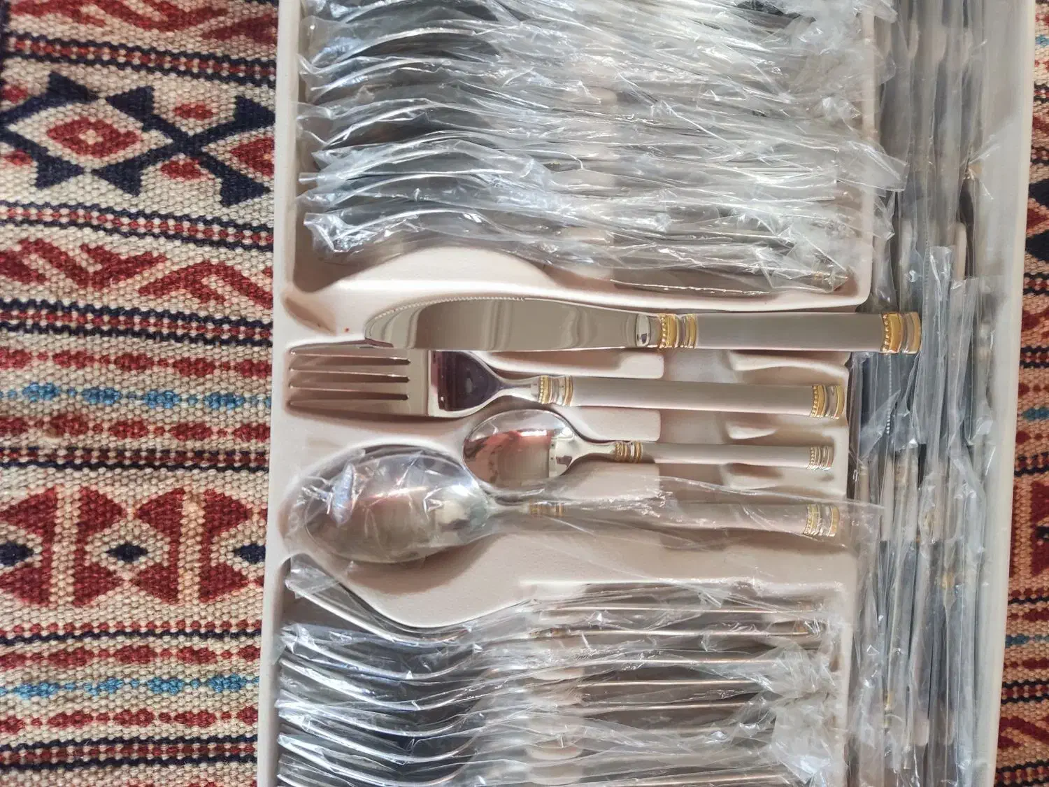 سرویس قاشق چنگال مدل MTwo|ظروف سرو و پذیرایی|اصفهان, آفاران|دیوار