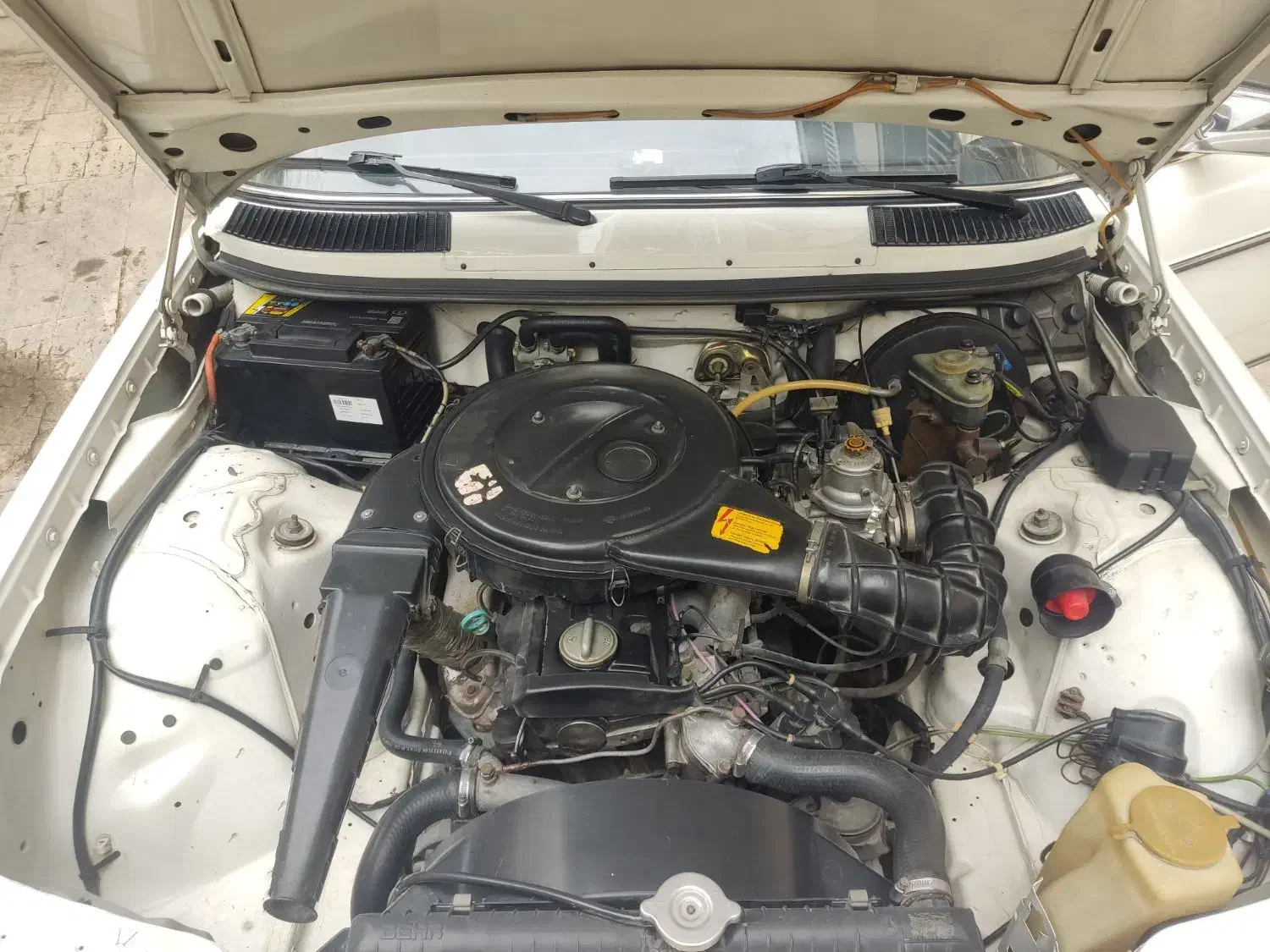 مرسدس بنز سفید موتور مشکی E200 1982|خودرو کلاسیک|تهران, بهجتآباد|دیوار