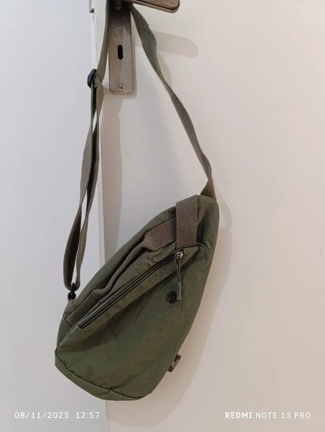 کراس بادی|کیف، کفش، کمربند|گرگان, |دیوار