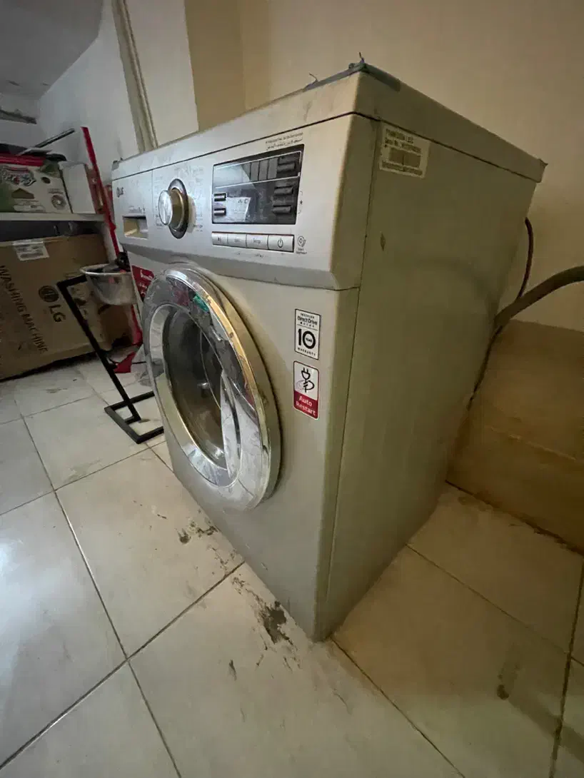 لباسشویی LG|ماشین لباسشویی و خشک‌کن لباس|صدرا-فارس, فاز ۱|دیوار