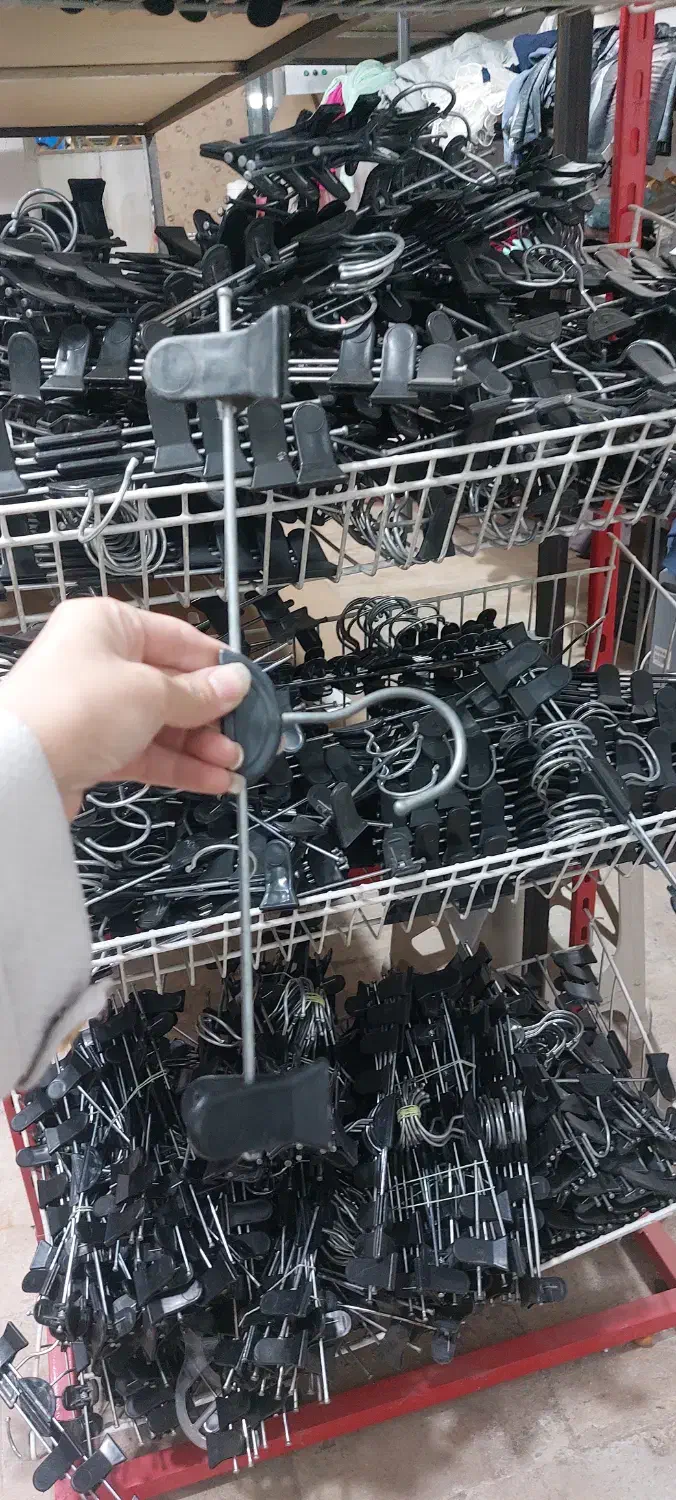 فروش انواع چوبلباسی و رگال گردان با قیمت عمده|فروشگاه و مغازه|قم, شهر قائم|دیوار