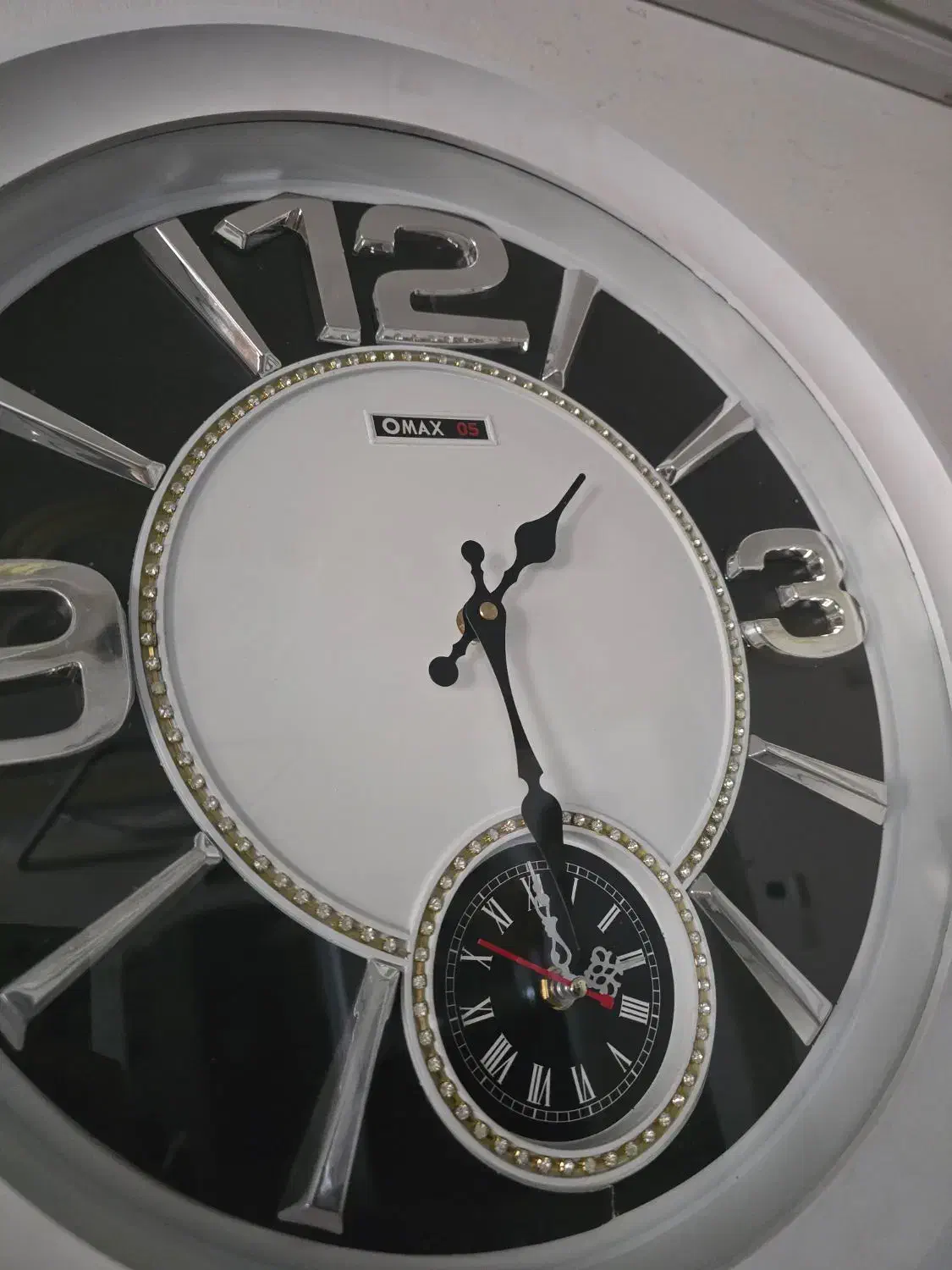 ساعت دیواری بسیار تمیز|ساعت دیواری و تزئینی|سمنان, |دیوار