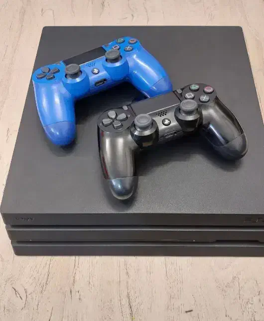 ps4 pro با بازی|کنسول، بازی ویدئویی و آنلاین|آستارا, |دیوار