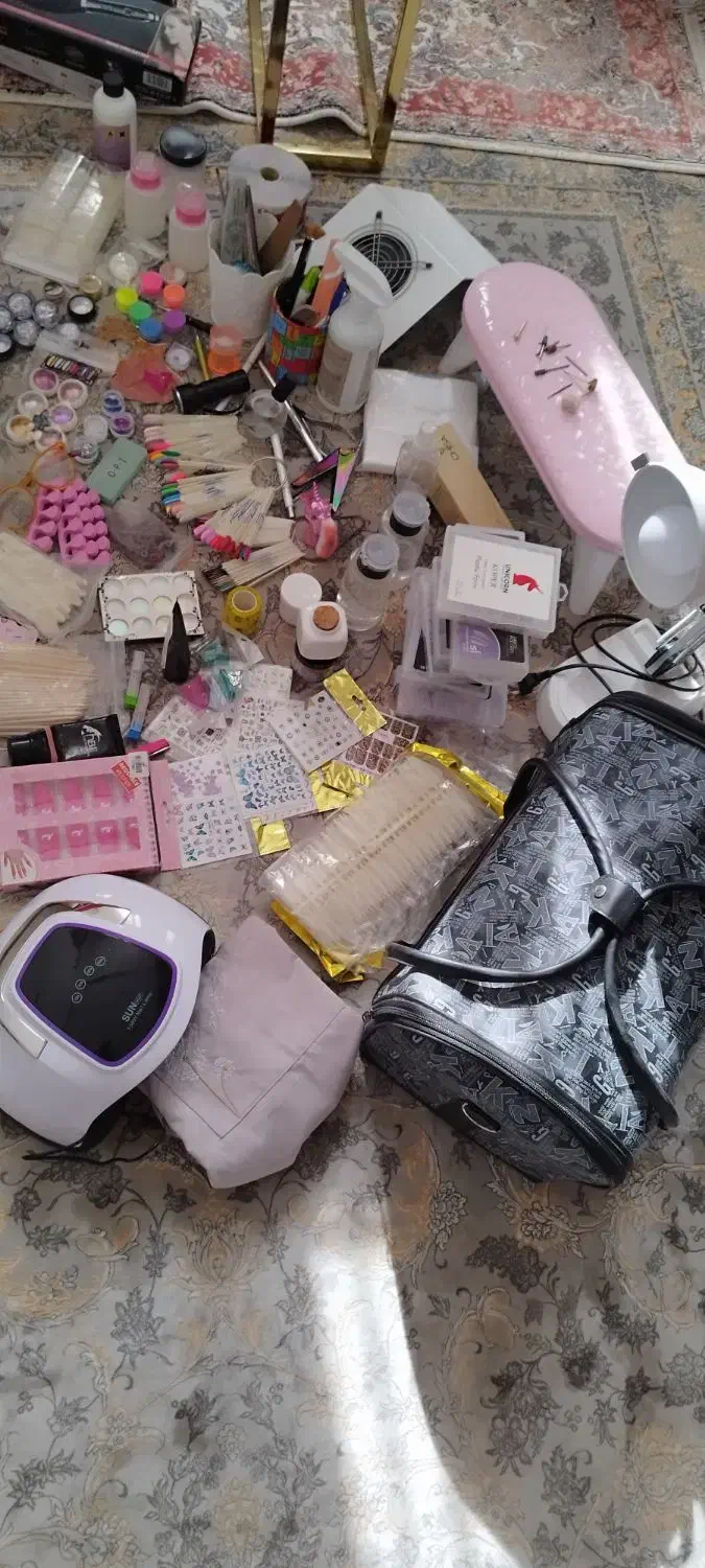 لوازم کامل کاشت ناخن تمیز و کمکارکرد|آرایشی، بهداشتی، درمانی|رباطکریم, رباطکریم|دیوار