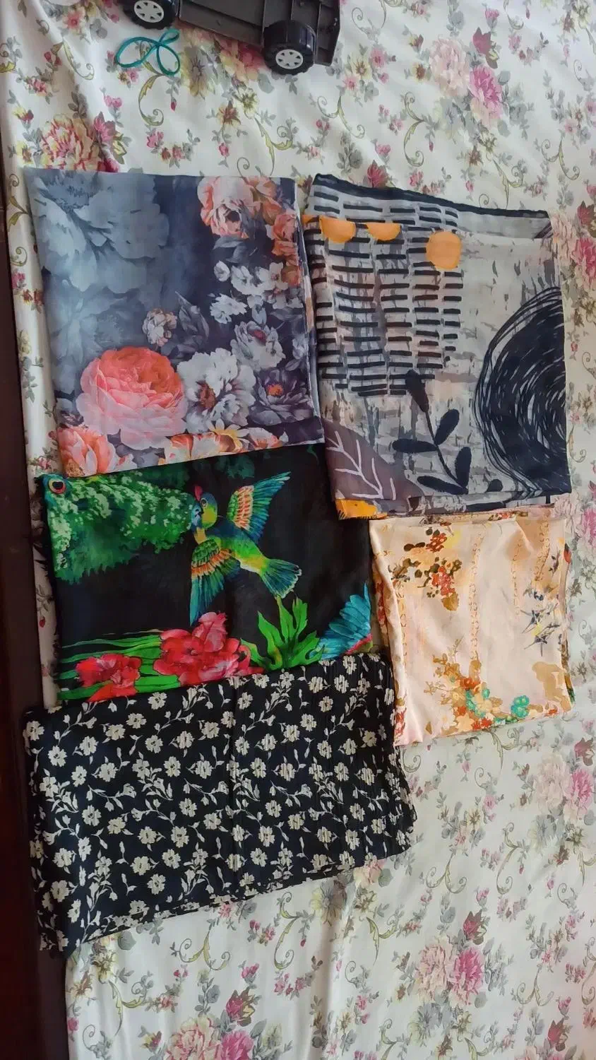 تعدادی شال و روسری نو|لباس|بهارستان, |دیوار