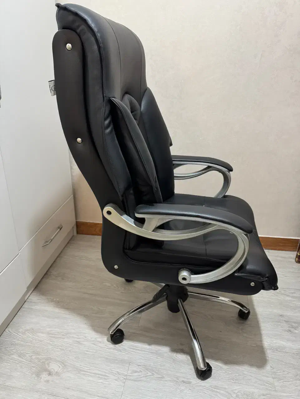 صندلی مدیریتی|مبلمان اداری|رشت, دیلمان|دیوار