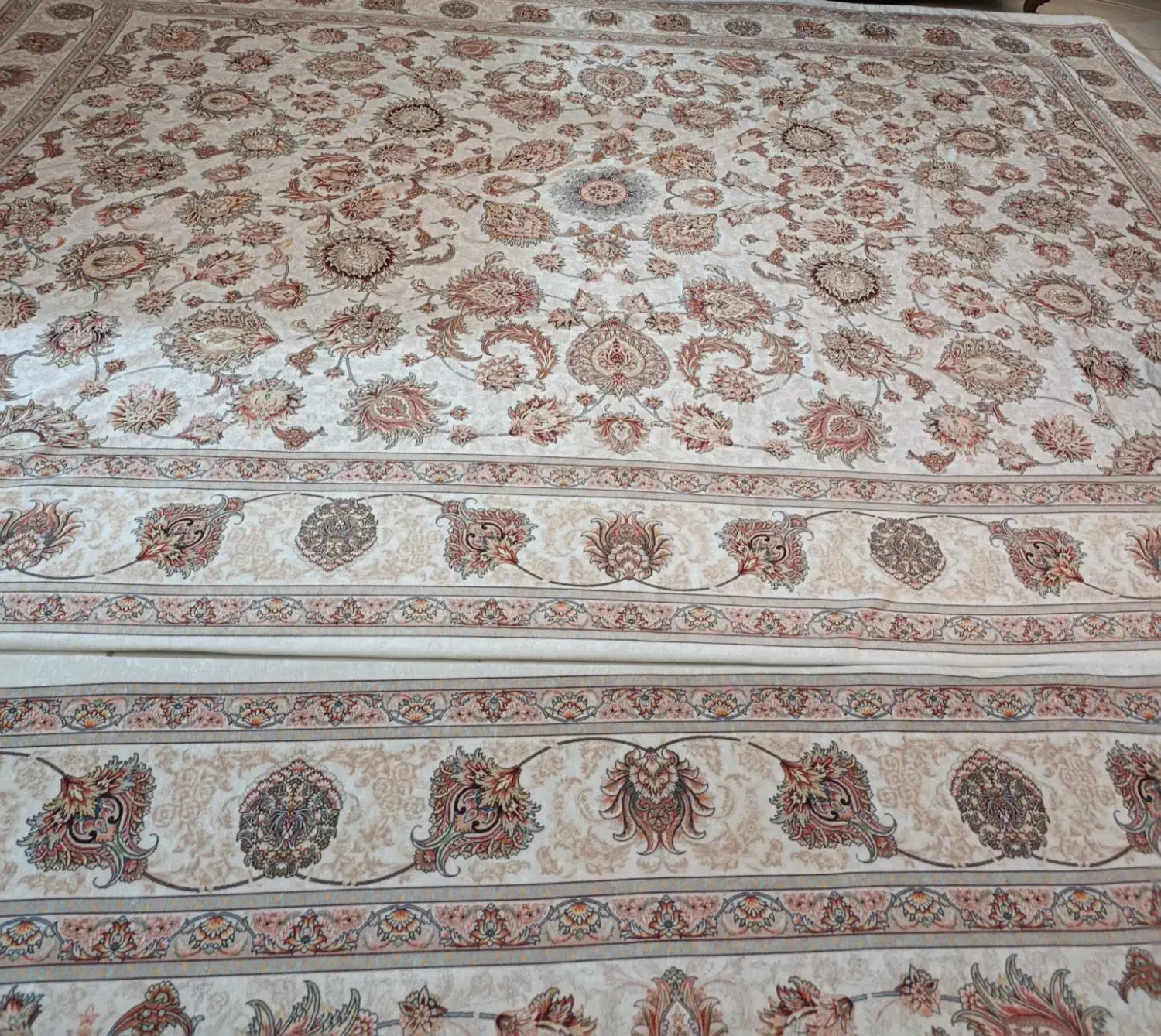 روفرشی کشدار|روفرشی|شاهینشهر, گرگاب|دیوار