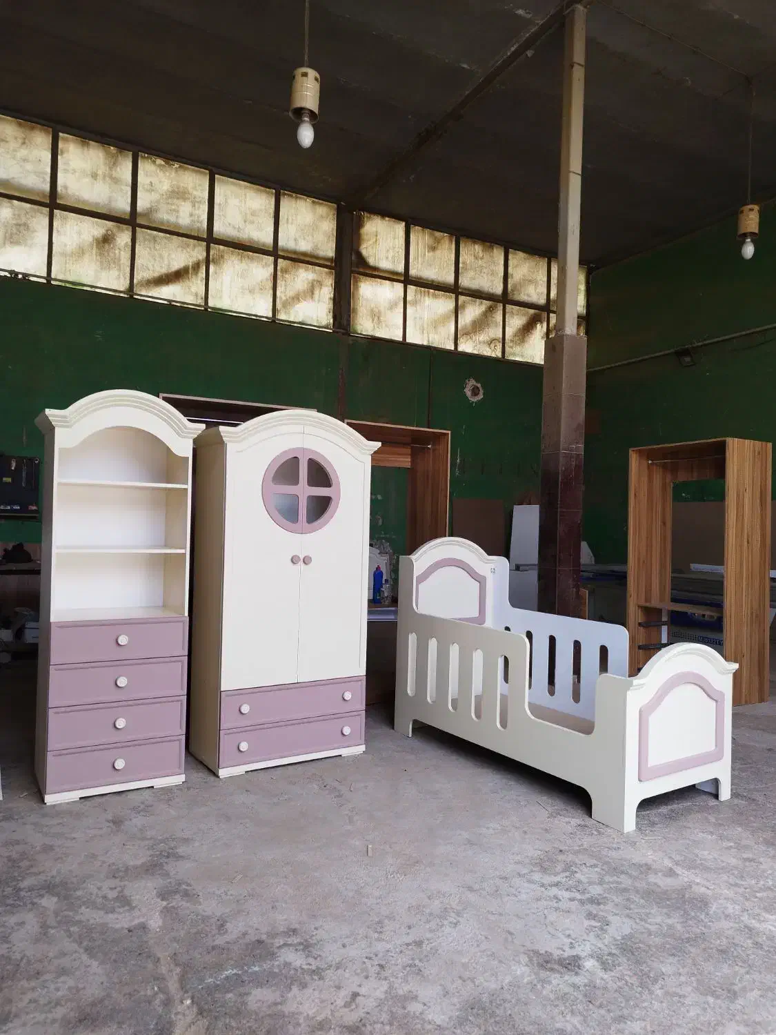 تخت و کمد بچه سیسمونی|تخت و صندلی بچه|وحیدیه, |دیوار