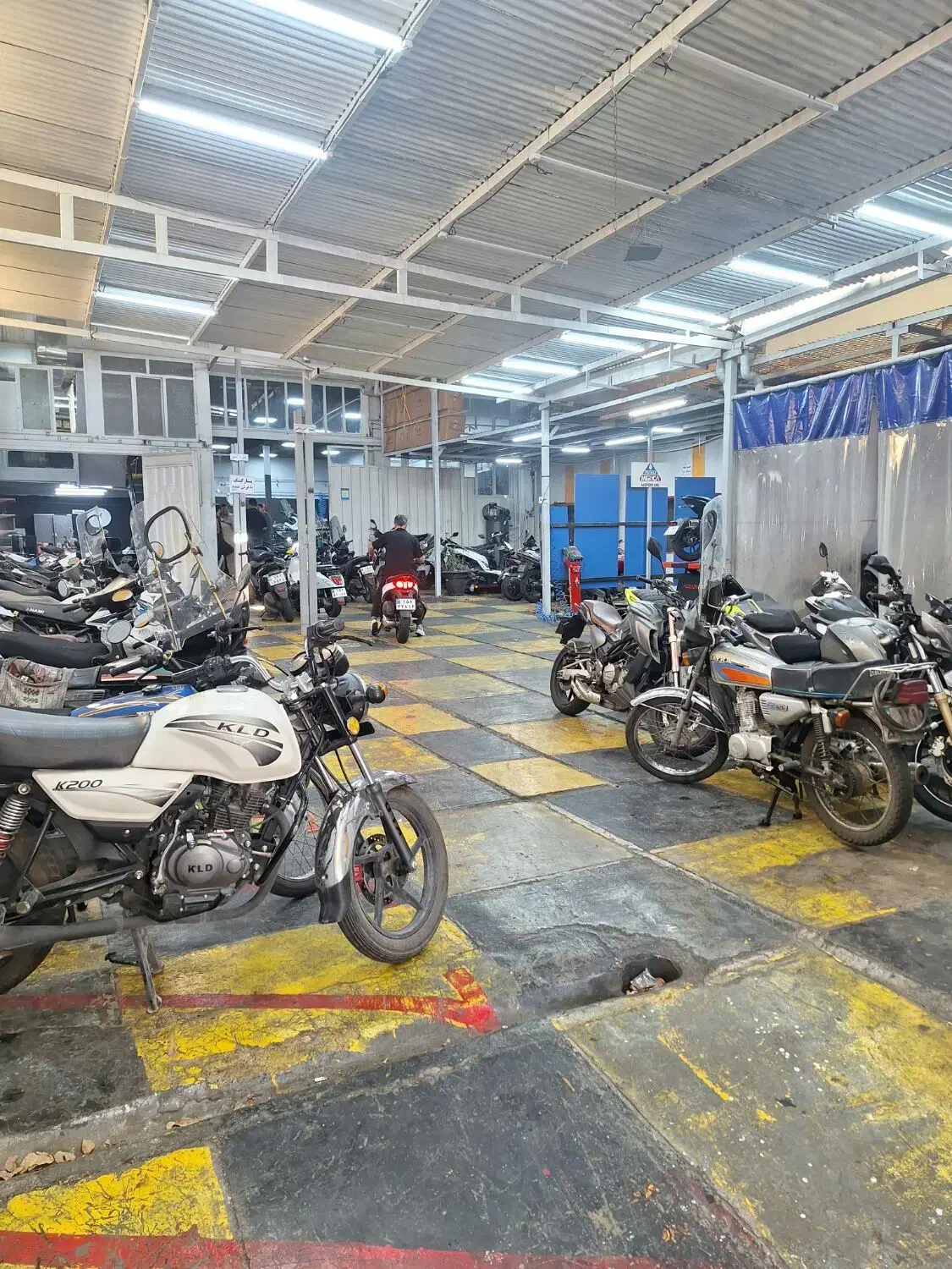 استخدام در نمایندگی موتور|استخدام اداری و مدیریت|تهران, علم و صنعت|دیوار