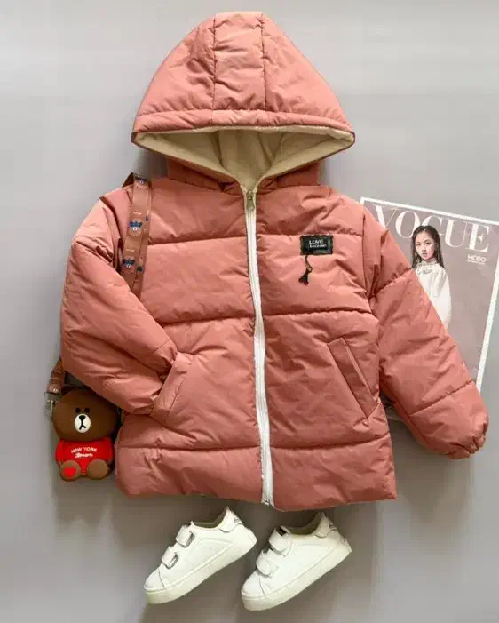 کاپشن نوزاد سایزش ۳۵ هست مناسب یکسال|کفش و لباس بچه|سیرجان, |دیوار