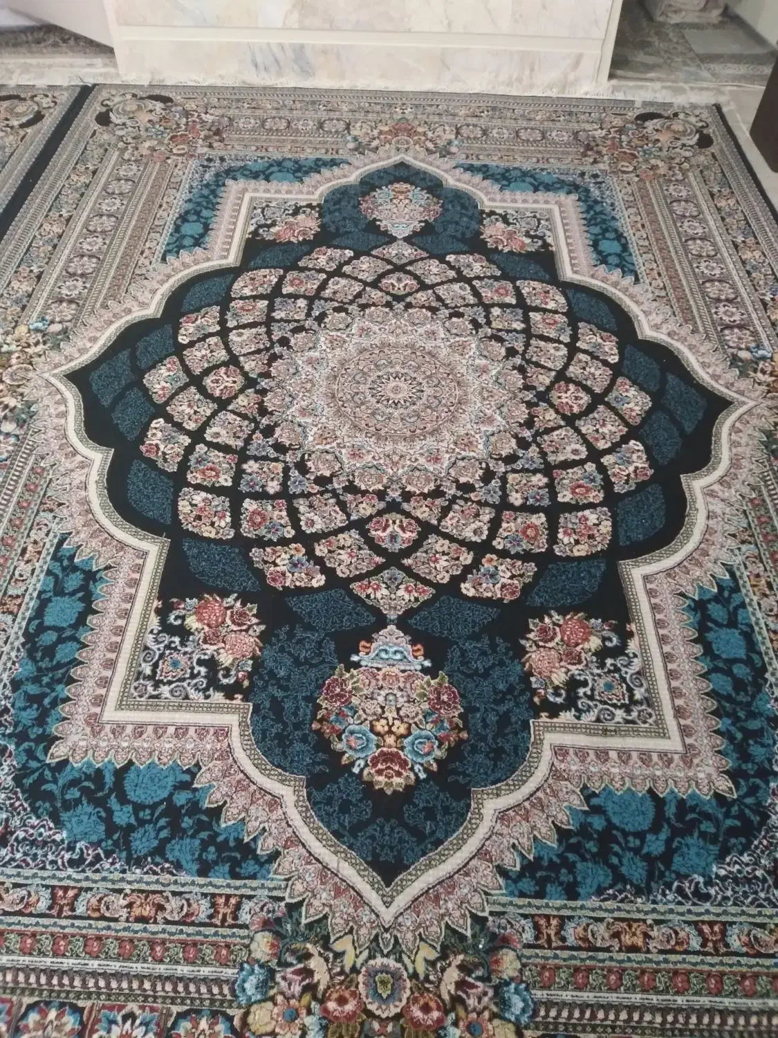 یک جفت فرش ۹ متری ۷۰۰ شانه تراکم ۲۵۵۰|فرش|قزوین, |دیوار
