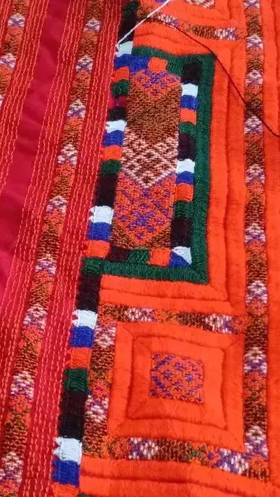 دوزنده زی استین|لباس|سراوان, |دیوار