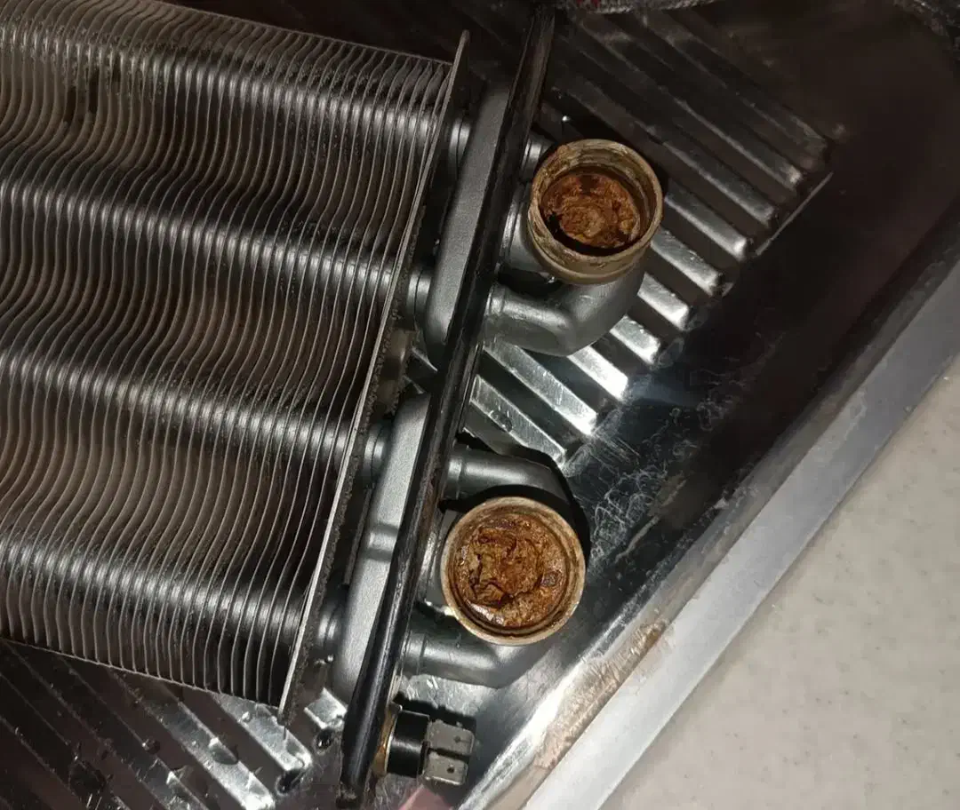 تعمیر و نصب انواع پکیج و آبگرمکن دیواری|خدمات پیشه و مهارت|بومهن, |دیوار