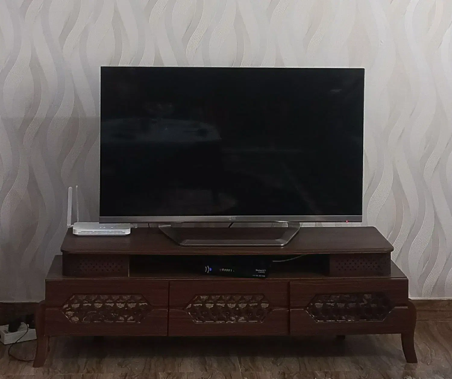 میز تلویزیون اکازیون|میز تلویزیون|رشت, جهاد|دیوار