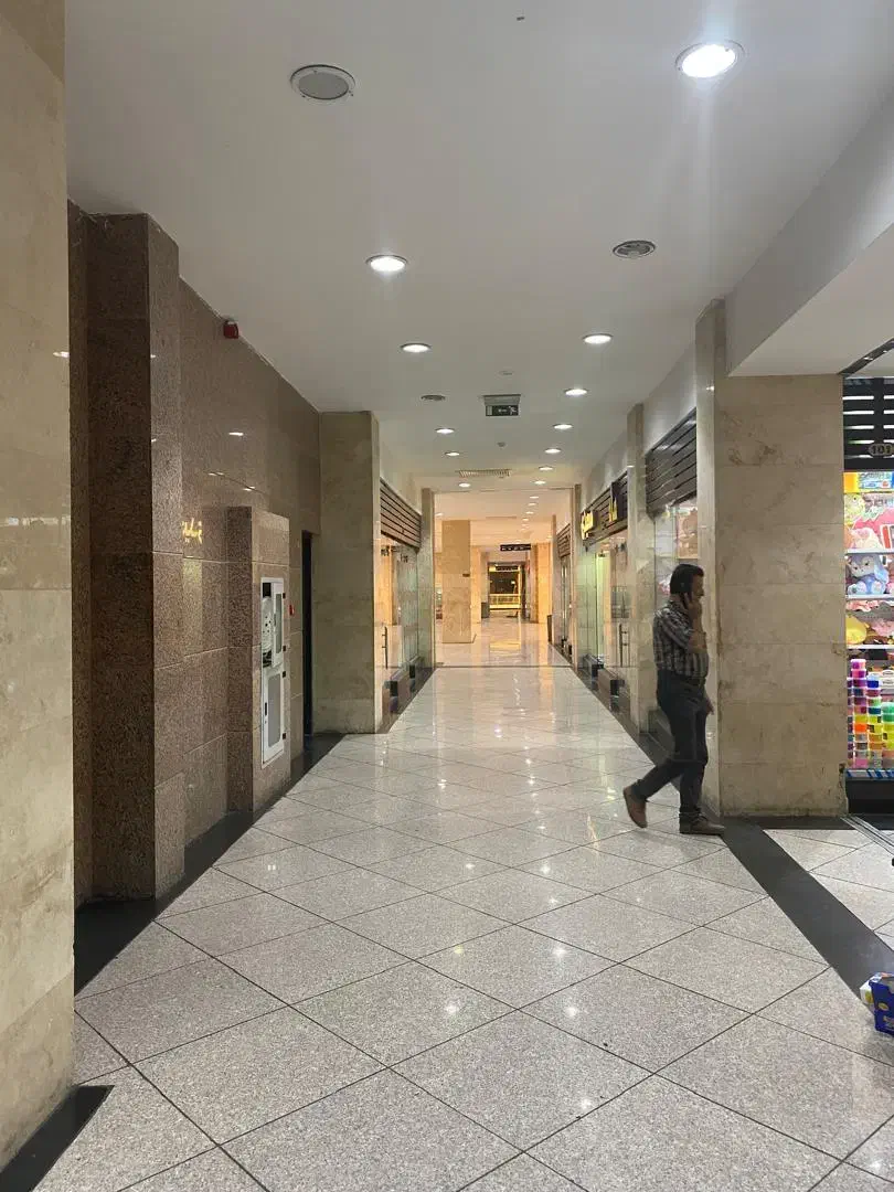 رهن واجاره|اجارهٔ مغازه و غرفه|شیراز, شاهچراغ|دیوار