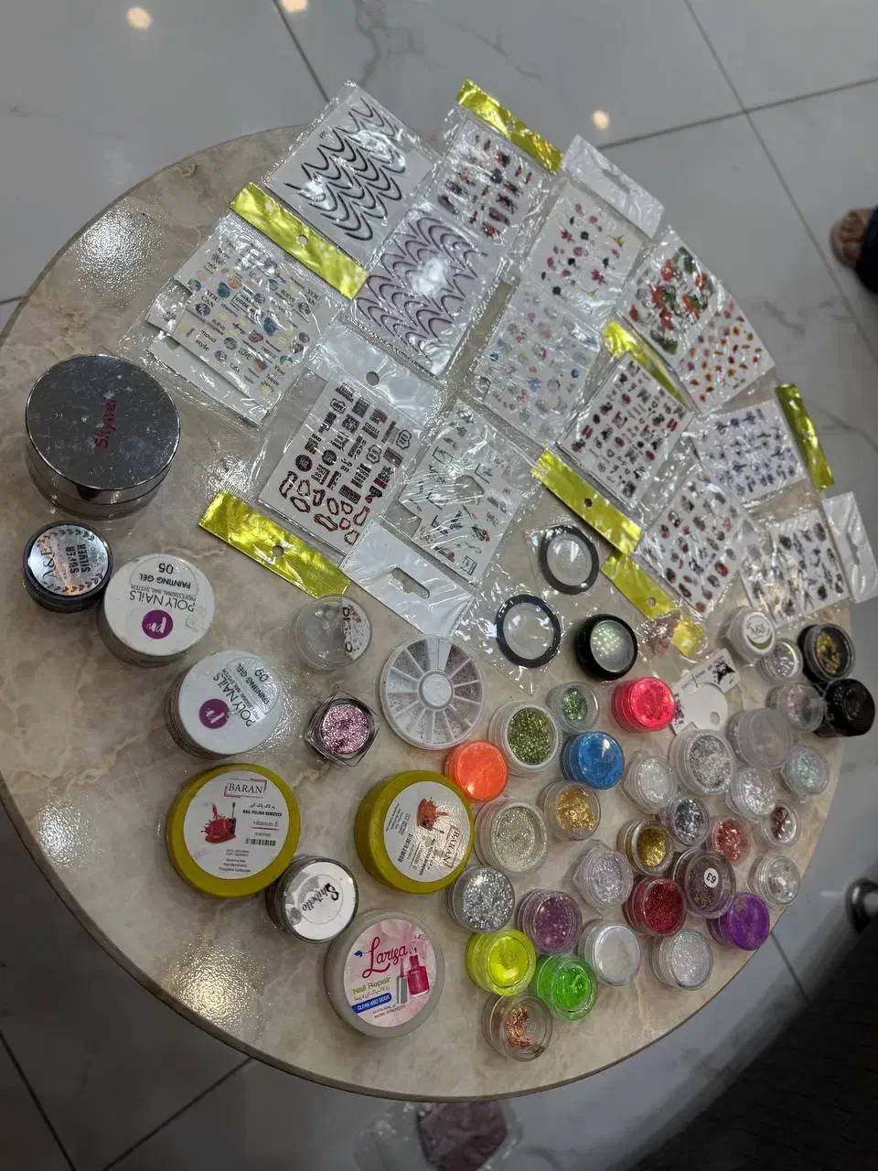 فروش وسایل کامل ناخن|آرایشگاه و سالنهای زیبایی|بوکان, |دیوار