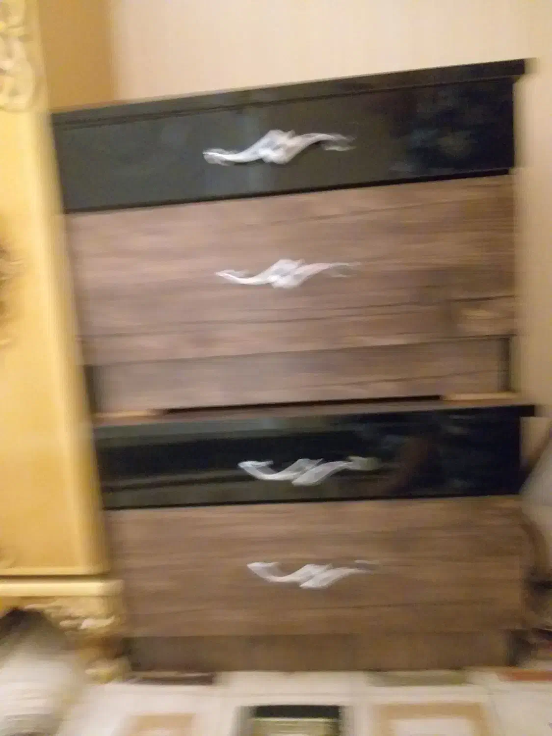 دراور کنار تخت|جاکفشی، کمد، دراور|قم, بنیاد|دیوار