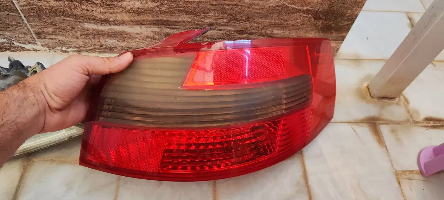 چراغ رانا تمیز در حد نو|قطعات یدکی و لوازم جانبی|قم, پردیسان|دیوار