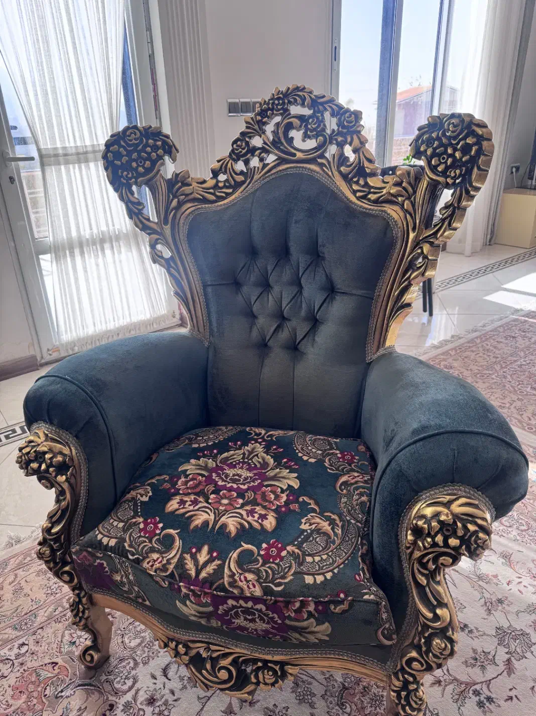 مبلمان ۹ نفره سلطنتی به همراه ناهارخوری ۸ نفره|مبلمان خانگی و میز عسلی|آبیک, |دیوار