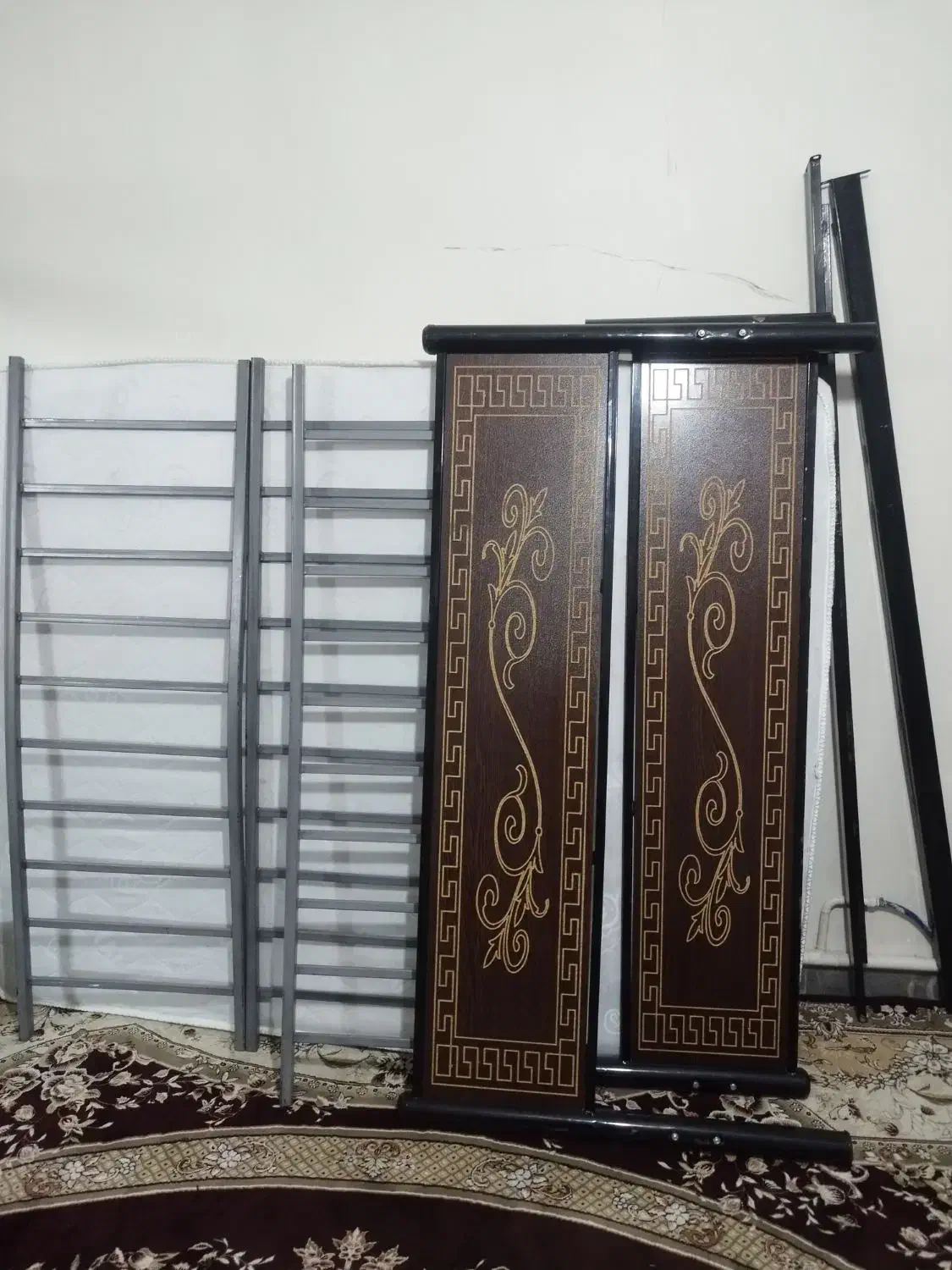 تخت ۲نفره. سماورگازی ۸لیتری|تخت و سرویس خواب|نسیم‌شهر, |دیوار