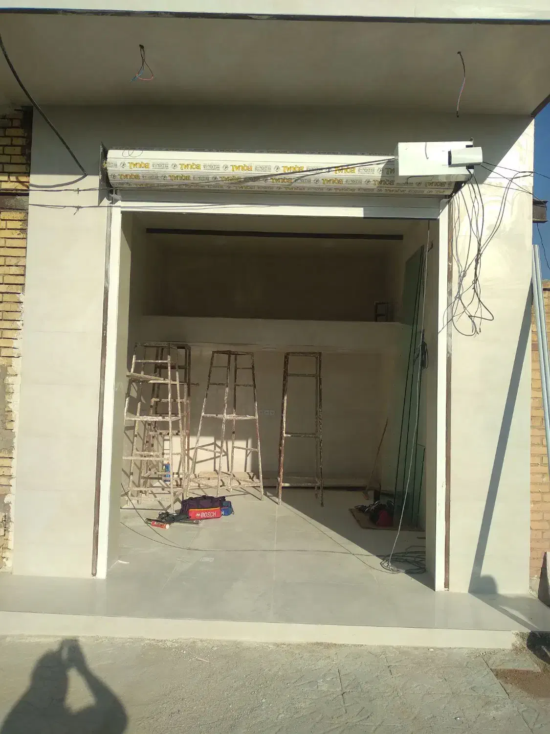 نصب شیشه سکوریت|خدمات پیشه و مهارت|امیدیه, |دیوار