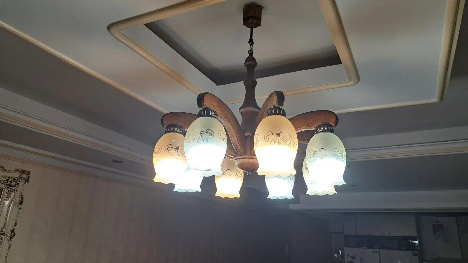 لوستر چوبی ۸ شاخه|لوستر و چراغ آویز|کرج, حاجی آباد|دیوار