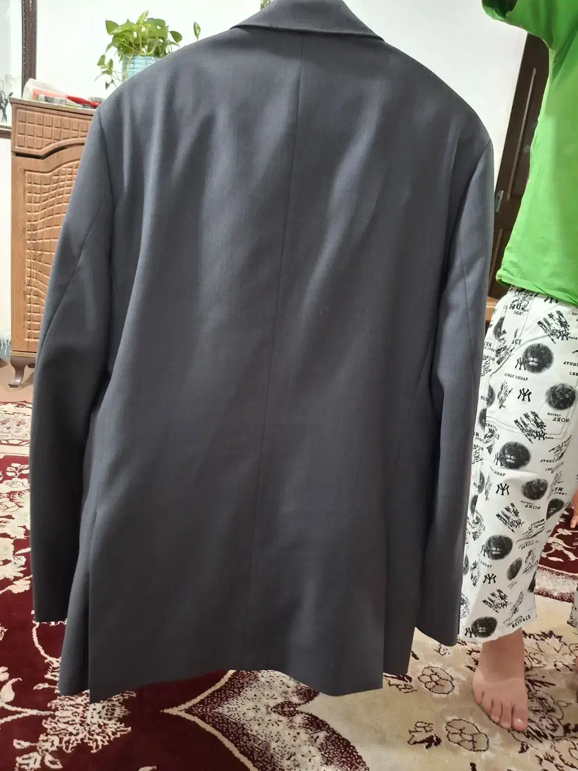 کت و شلوار|لباس|شیراز, مسلم|دیوار