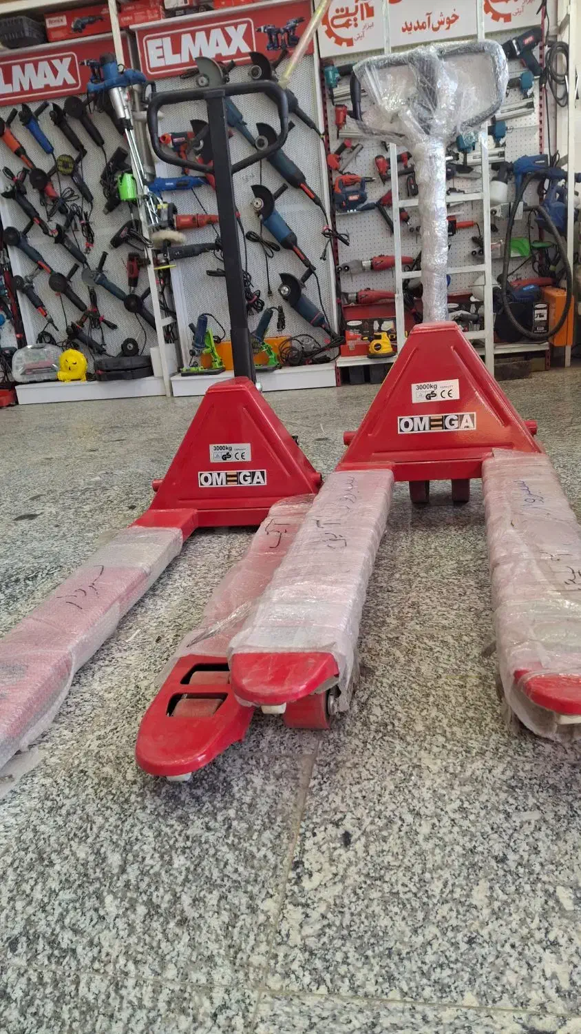 لیف تراک ۳۰۰۰ کیلو گرمی حمل و نقل اجسام به راحتی|ماشین‌آلات صنعتی|سبزوار, مدرس|دیوار