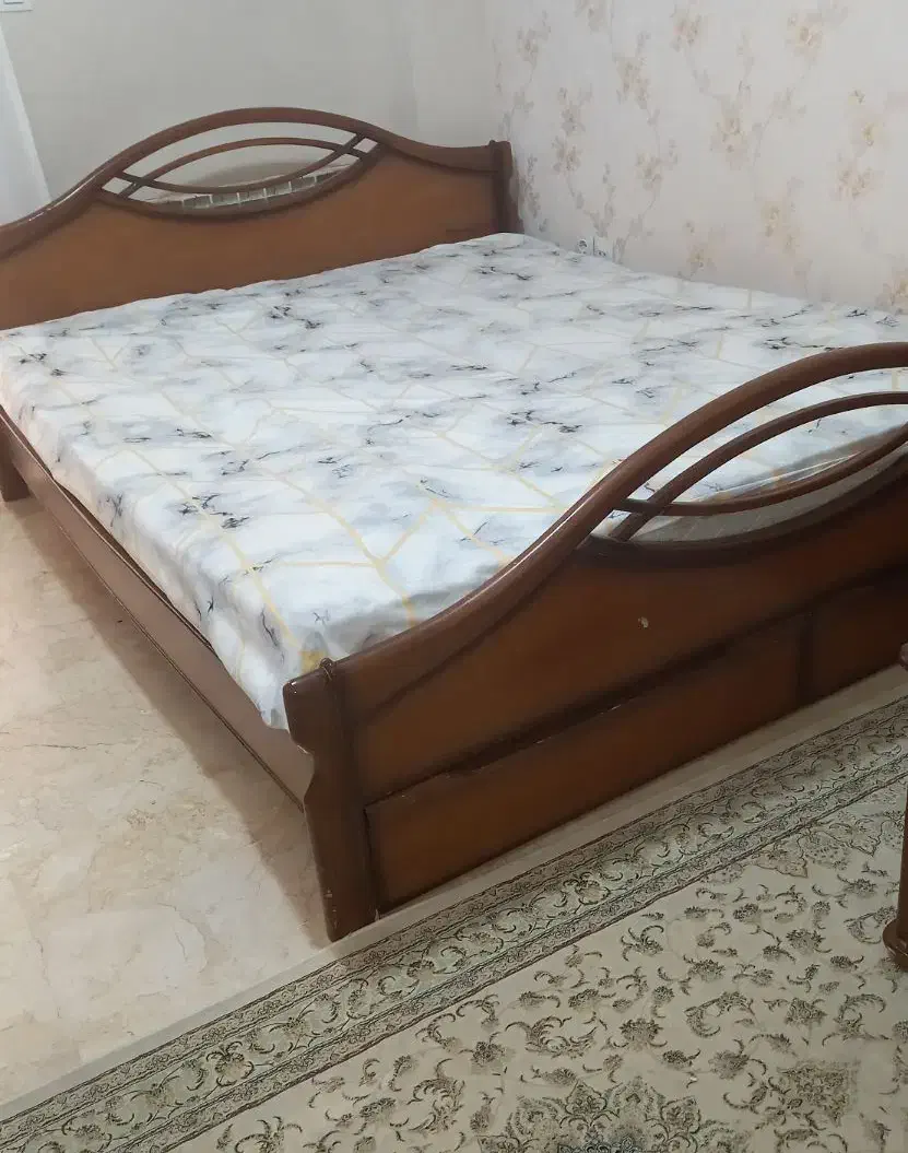 تخت خواب دونفره تمام چوب|تخت و سرویس خواب|تهران, مینی‌سیتی (شهرک نفت)|دیوار