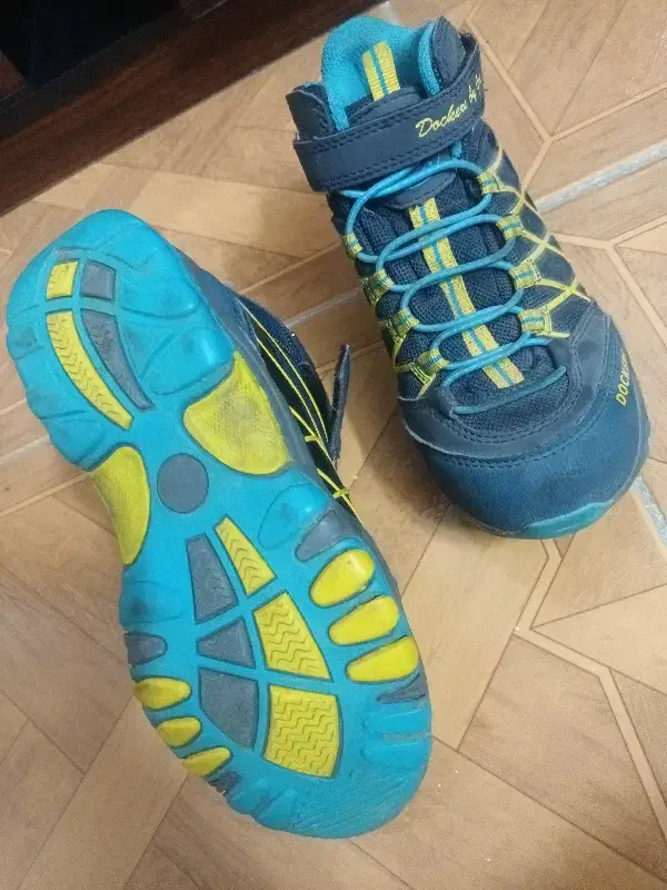 کفش کوهنوردی بچه گانه اورجینال راحت درحد اکبند|کیف، کفش، کمربند|تهران, وصفنارد|دیوار